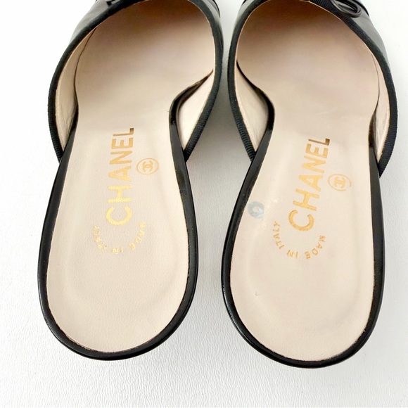 CHANEL || Vintage Black Leather Bow Mule Kitten Heels Patent CC Toe EU 37 - Picture 7 of 12